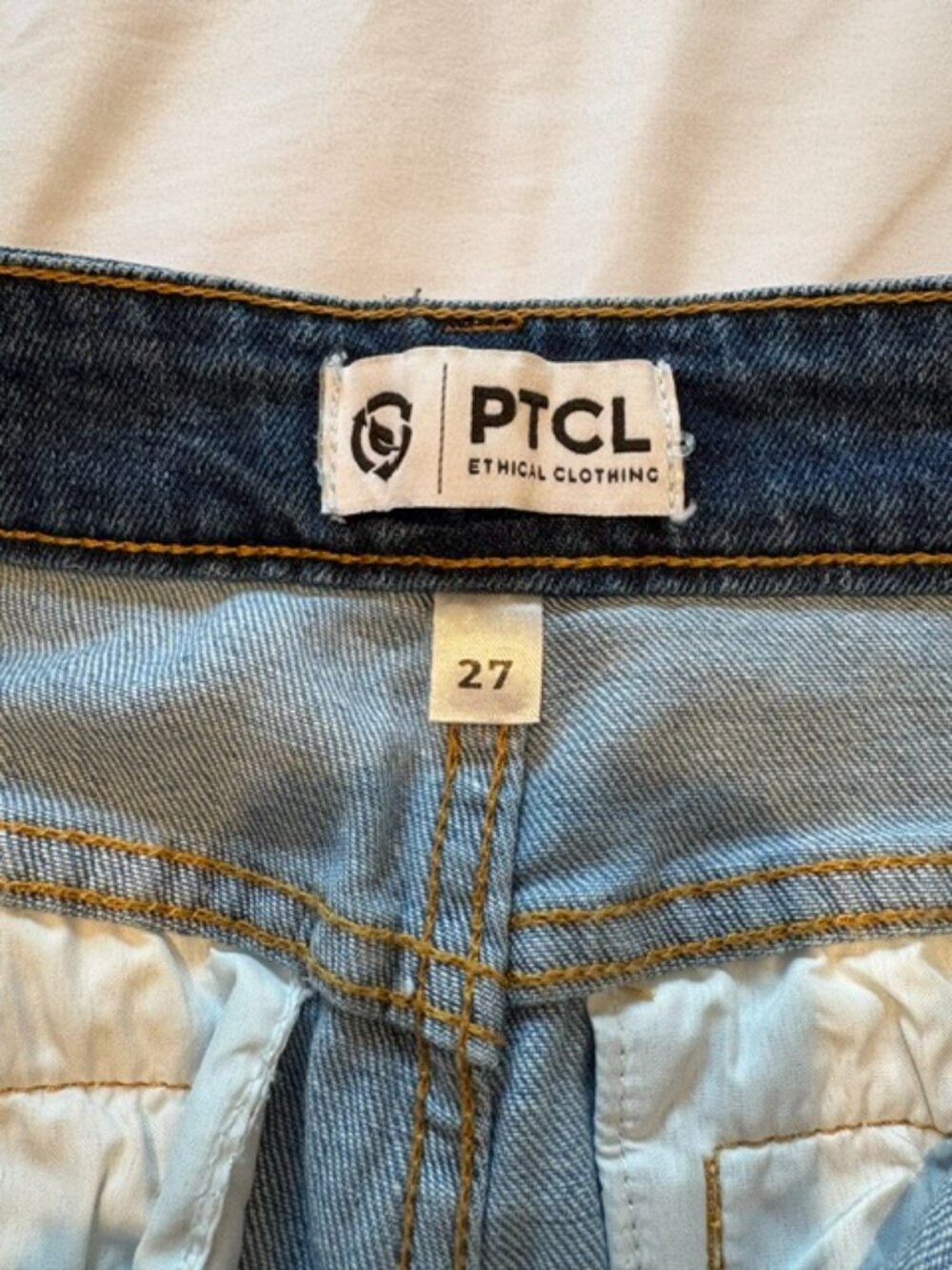 Jeans - Picture 2 of 3